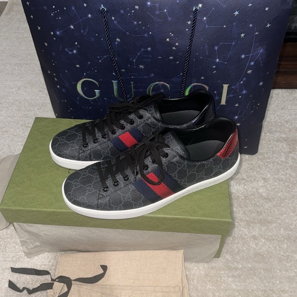 Gucci Men's Monogram Low Top Leather Trim Sneakers Sz 9.5 - Picture 3 of 9